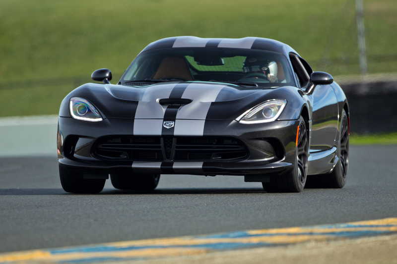 Illustration for article titled 2015 Dodge Viper: It's Better, So Someone Please Buy One